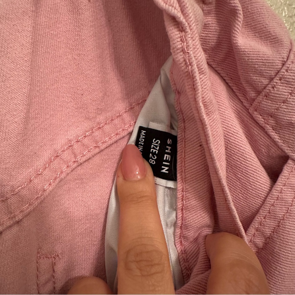 High-Waist Wide Leg Pants in Dusty Rose with heart pockets - Picture 5 of 5